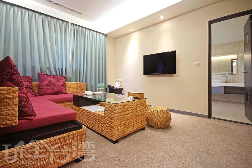 Deluxe King Room - View